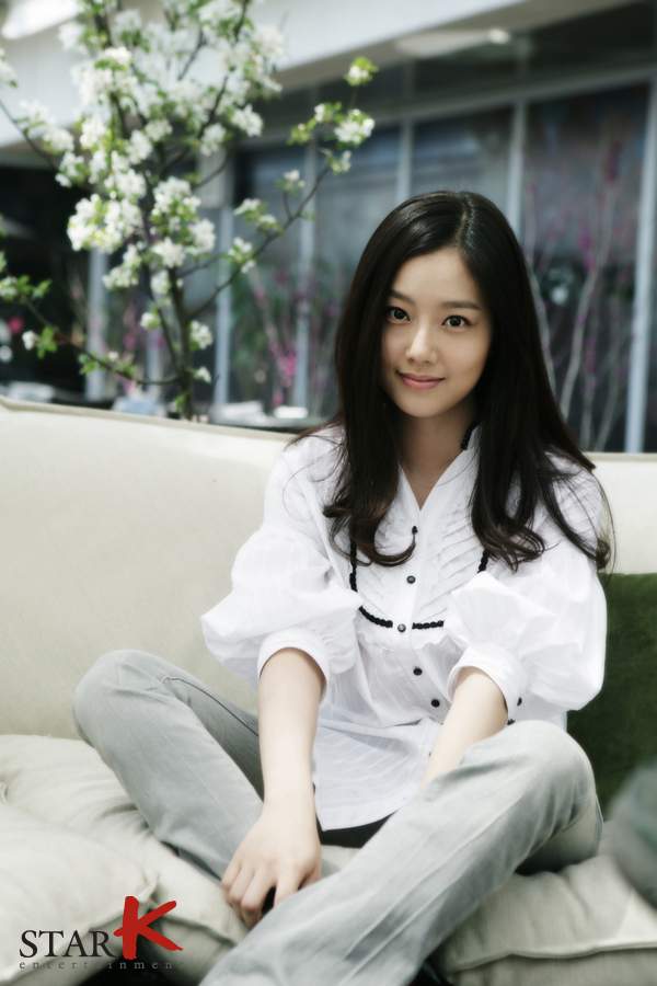 Moon-Chae-Won3.jpg