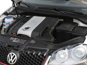 2006 Volkswagen New GTI 2.0T Engine Compartment