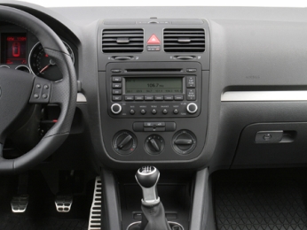 2006 Volkswagen New GTI 2.0T Center 1/3 of Dash